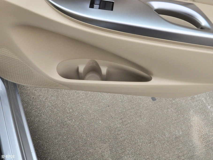 2017YARiS L  1.5G CVTńӰ