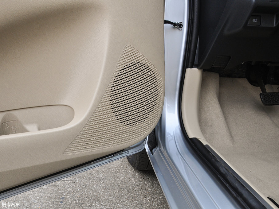 2017YARiS L  1.5G CVTńӰ