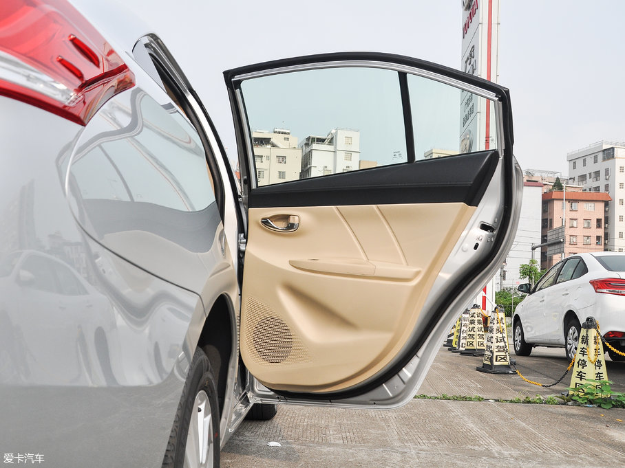 2017YARiS L  1.5G CVTńӰ