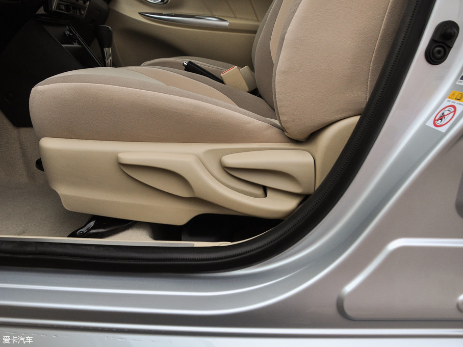 2017YARiS L  1.5G CVTńӰ