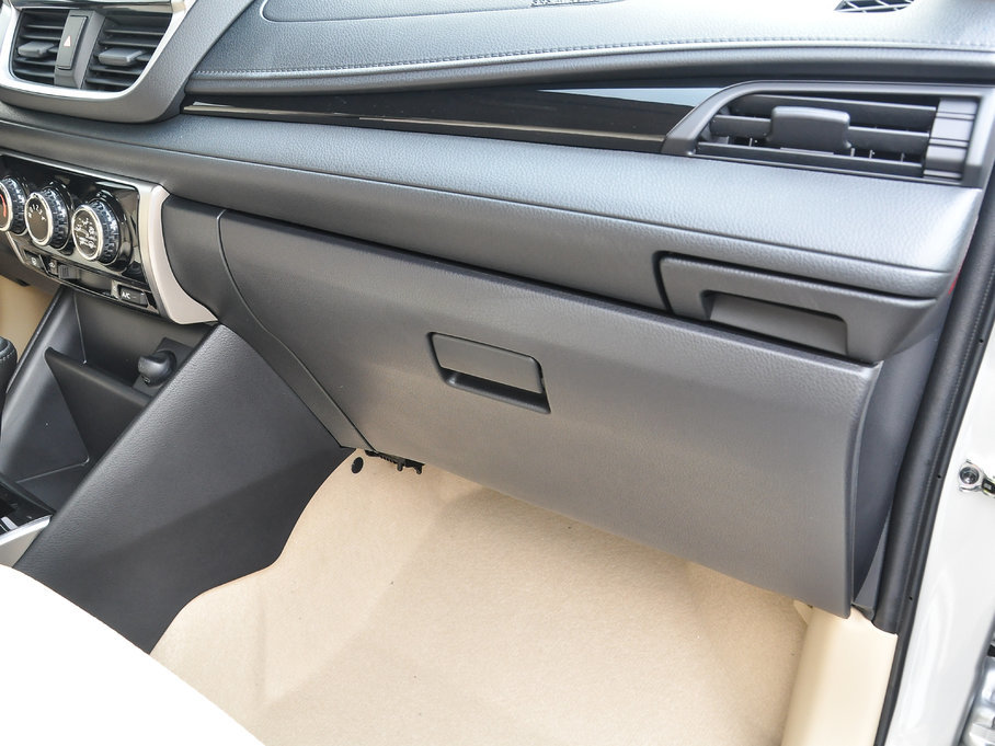 2017YARiS L  1.5G CVTńӰ