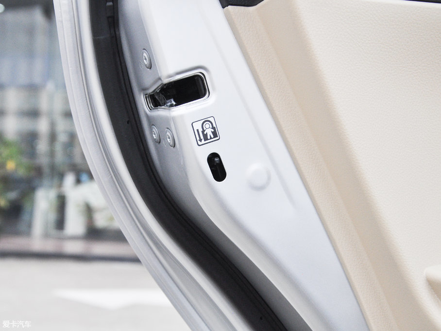 2017YARiS L  1.5G CVTńӰ