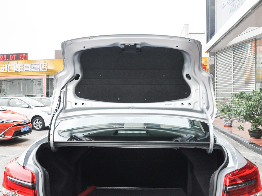 2017YARiS L  1.5G CVTńӰ