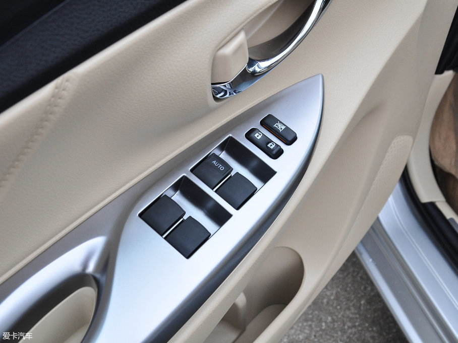 2017YARiS L  1.5G CVTńӰ