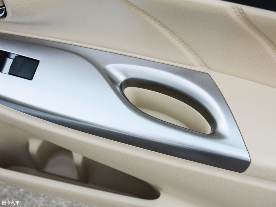 2017YARiS L  1.5G CVTń(dng)