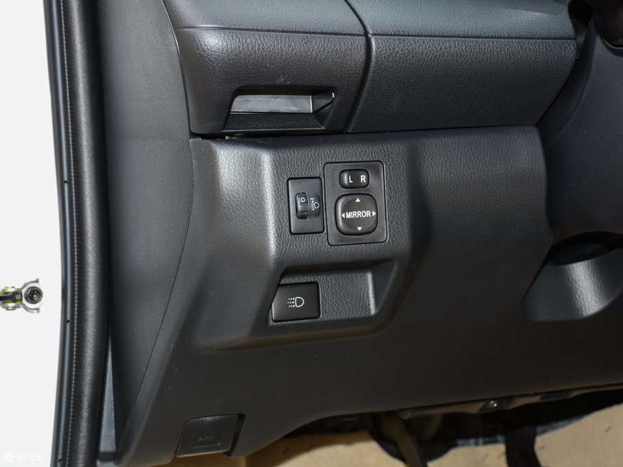 2017YARiS L  1.5G CVTńӰ