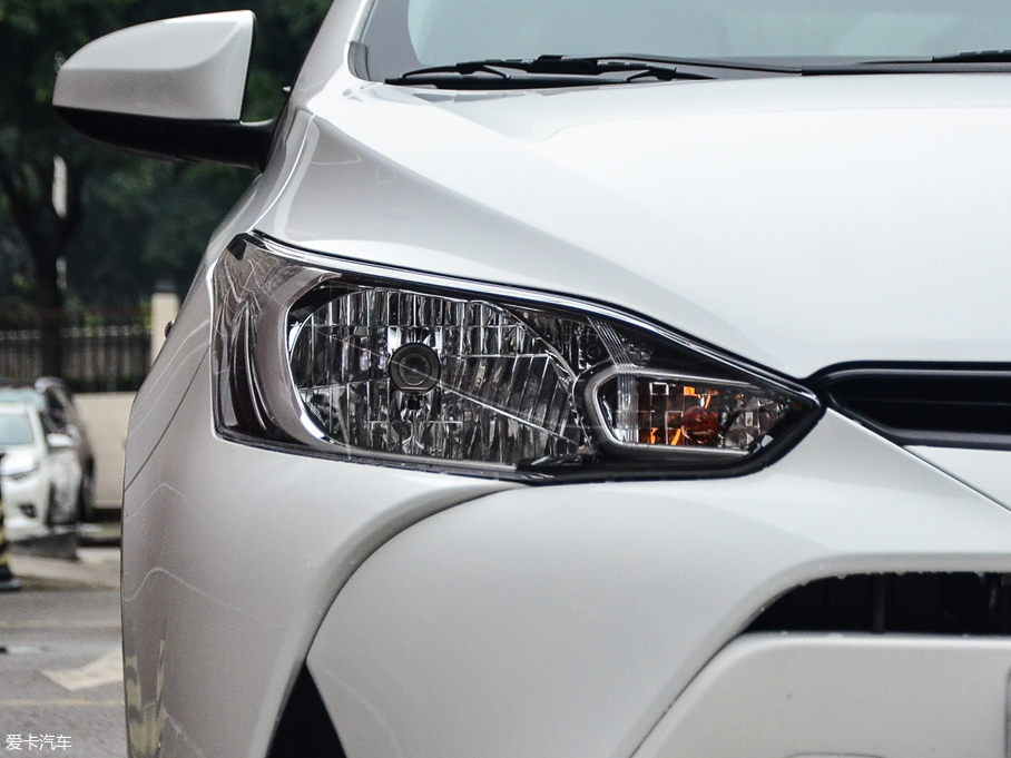 2017YARiS L  1.3E CVTȄӰ