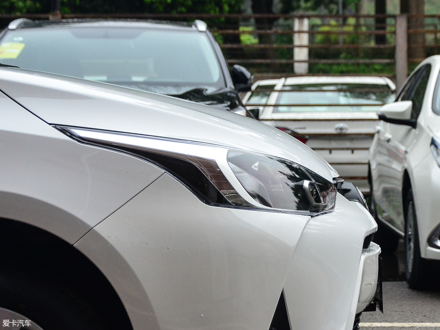 2017YARiS L  1.3E CVTȄӰ