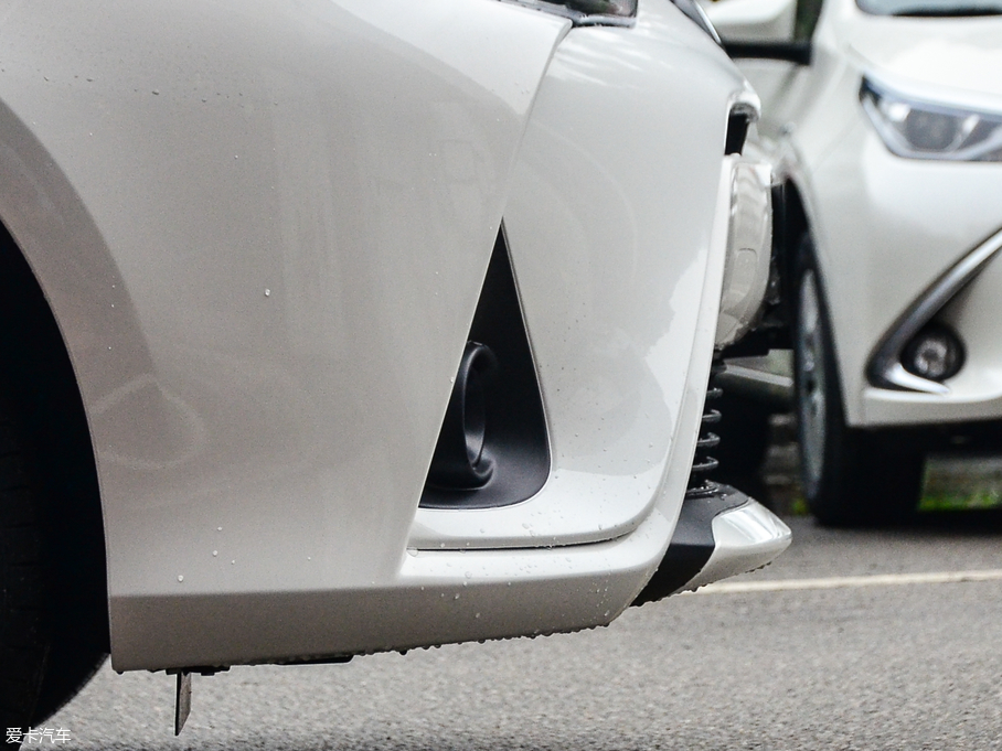 2017YARiS L  1.3E CVTȄӰ