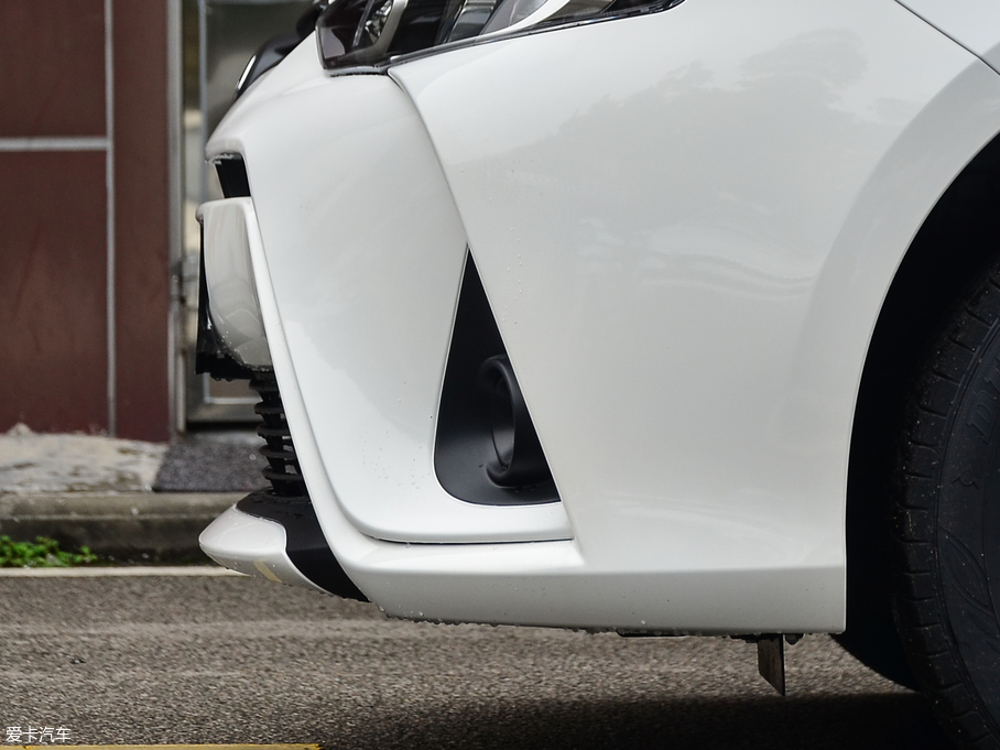 2017YARiS L  1.3E CVTȄӰ