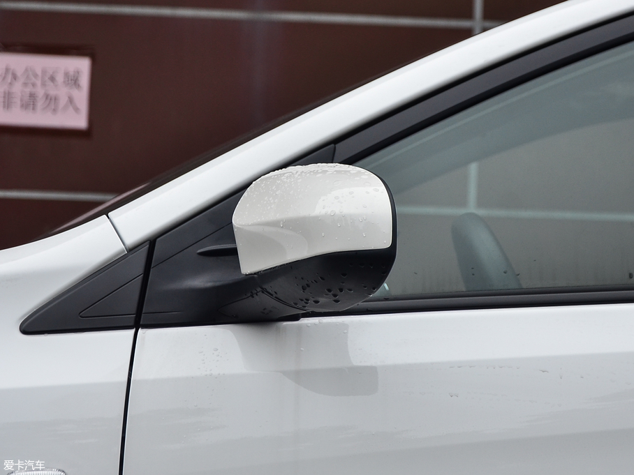 2017YARiS L  1.3E CVTȄӰ