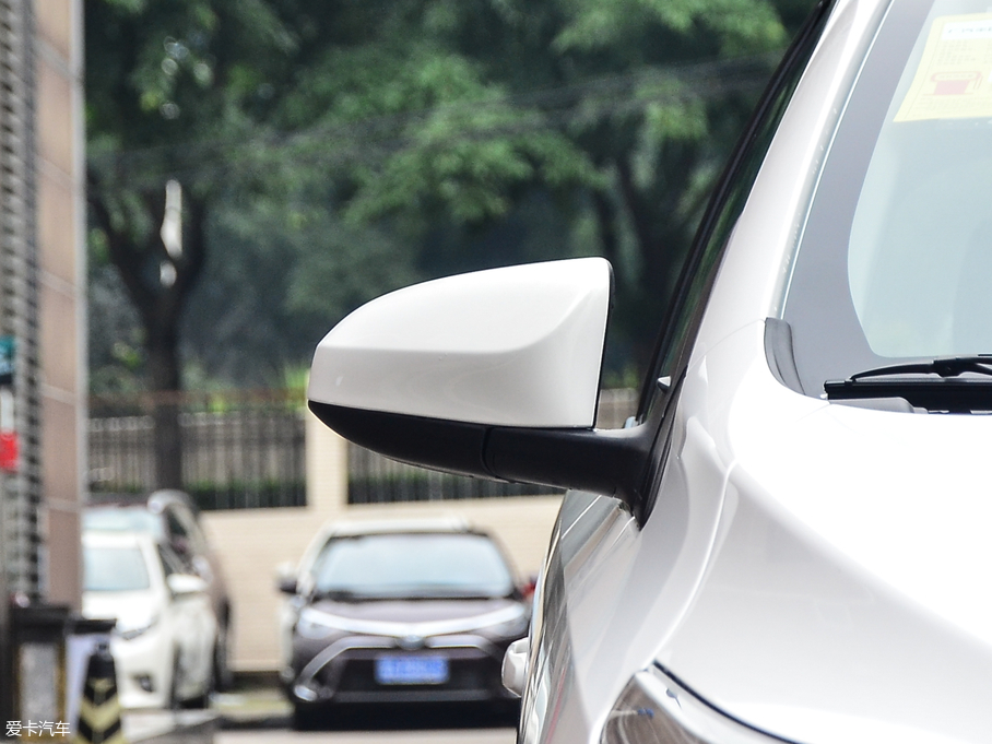 2017YARiS L  1.3E CVTȄӰ