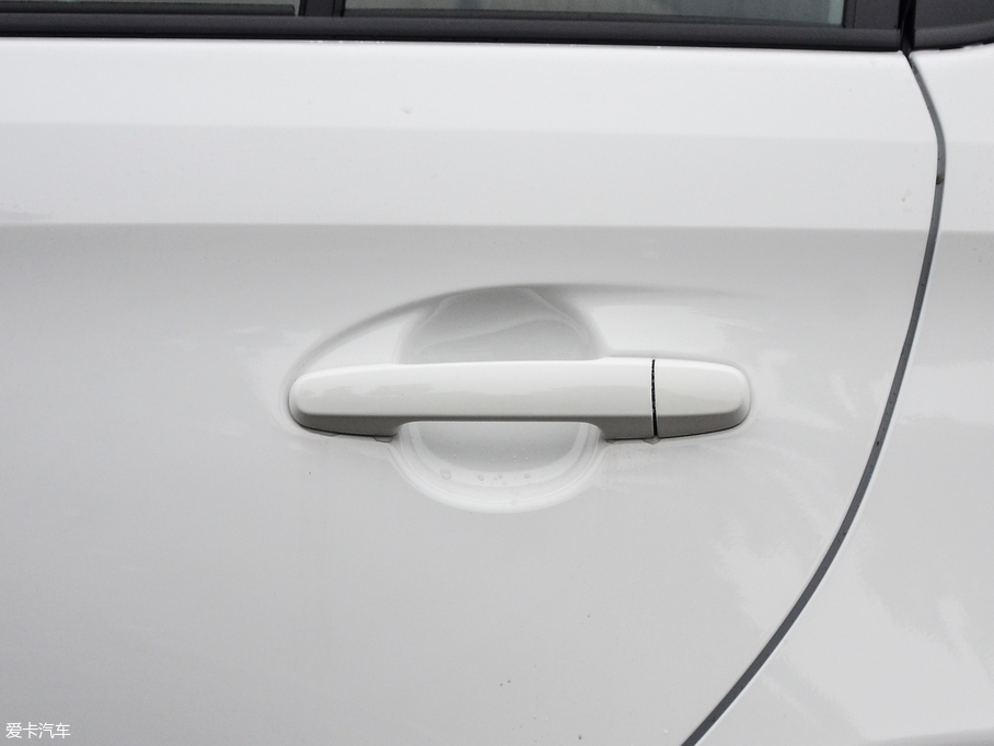 2017YARiS L  1.3E CVTȄ(dng)