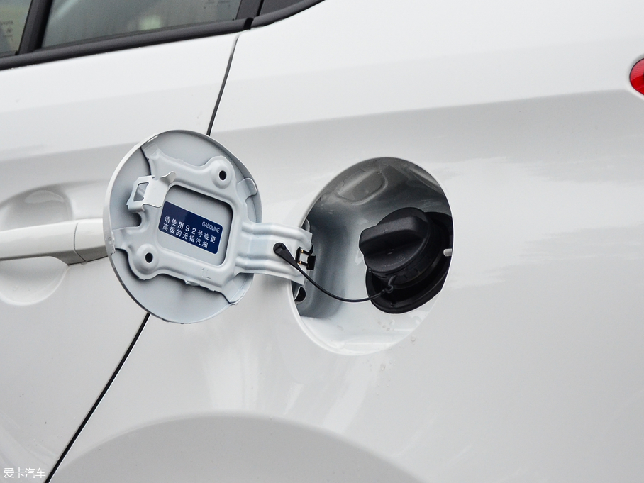 2017YARiS L  1.3E CVTȄӰ