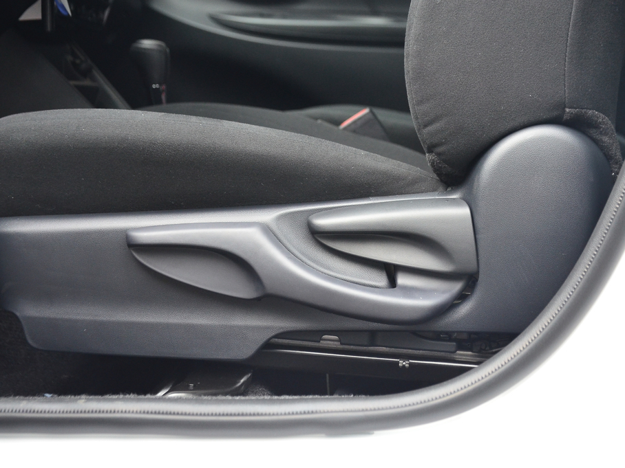 2017YARiS L  1.3E CVTȄӰ