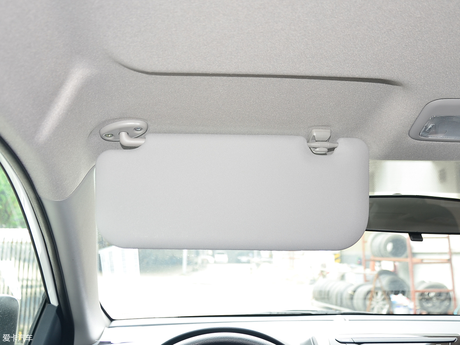 2017��YARiS L ���� 1.3E CVT�ȄӰ�