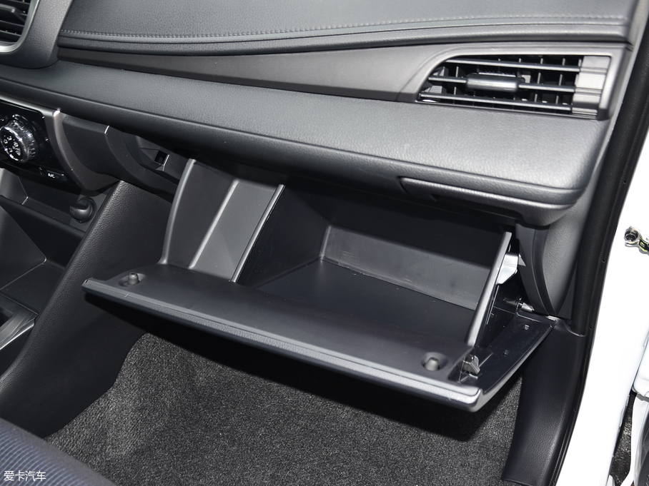 2017YARiS L  1.3E CVTȄ(dng)