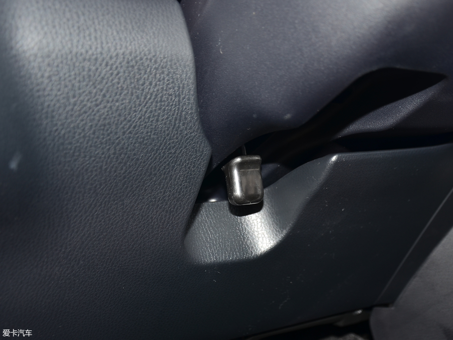 2017YARiS L  1.3E CVTȄ(dng)