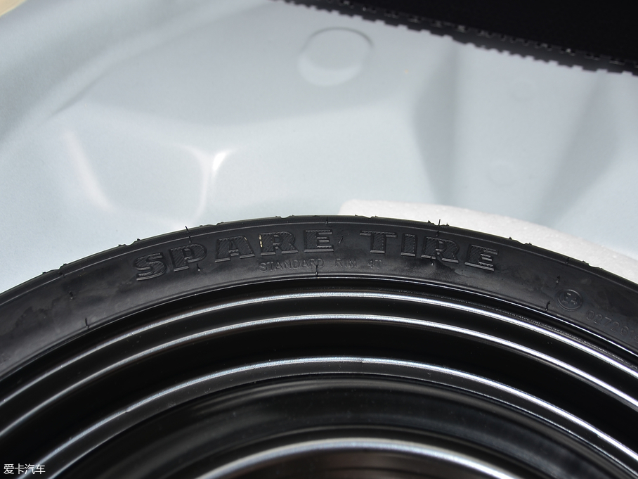 2017YARiS L  1.3E CVTȄӰ