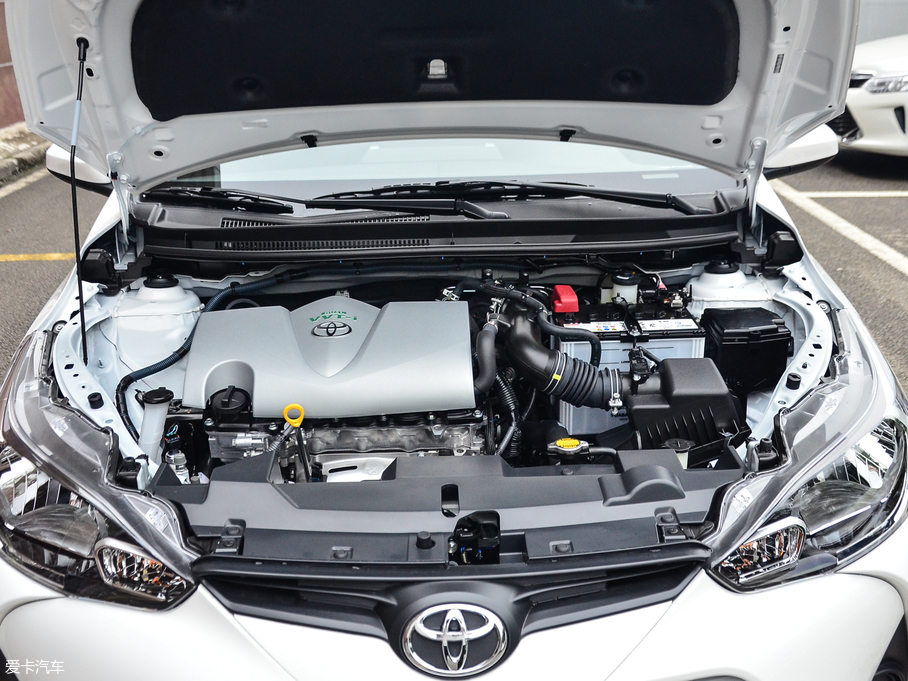 2017YARiS L  1.3E CVTȄӰ