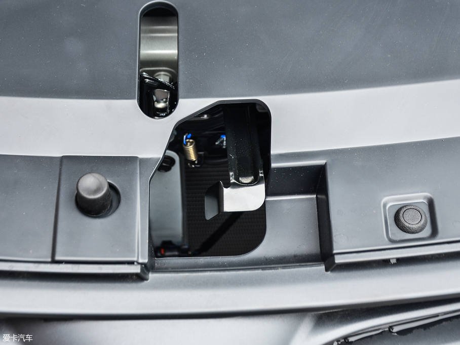 2017YARiS L  1.3E CVTȄӰ