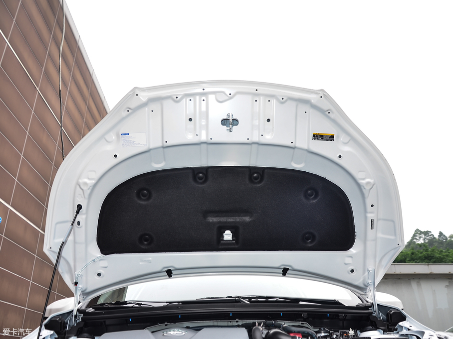 2017YARiS L  1.3E CVTȄӰ