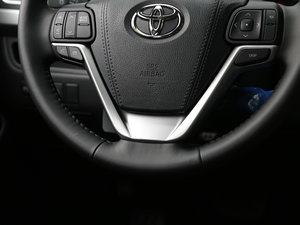 2017款2.0T 七座四驱炫黑限量版 中控区