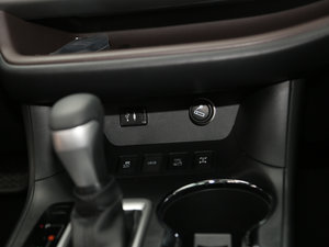 2017款2.0T 七座四驱炫黑限量版 中控区