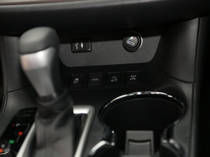 2017款2.0T 七座四驱炫黑限量版 中控区