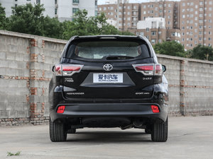 2017款2.0T 七座四驱豪华导航版 正后	