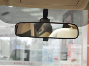 2017款2.0T 七座四驱精英版 车内后视镜
