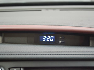 2017款2.0T 七座四驱精英版 中控区