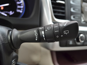 2017款2.0T 七座四驱精英版 中控区