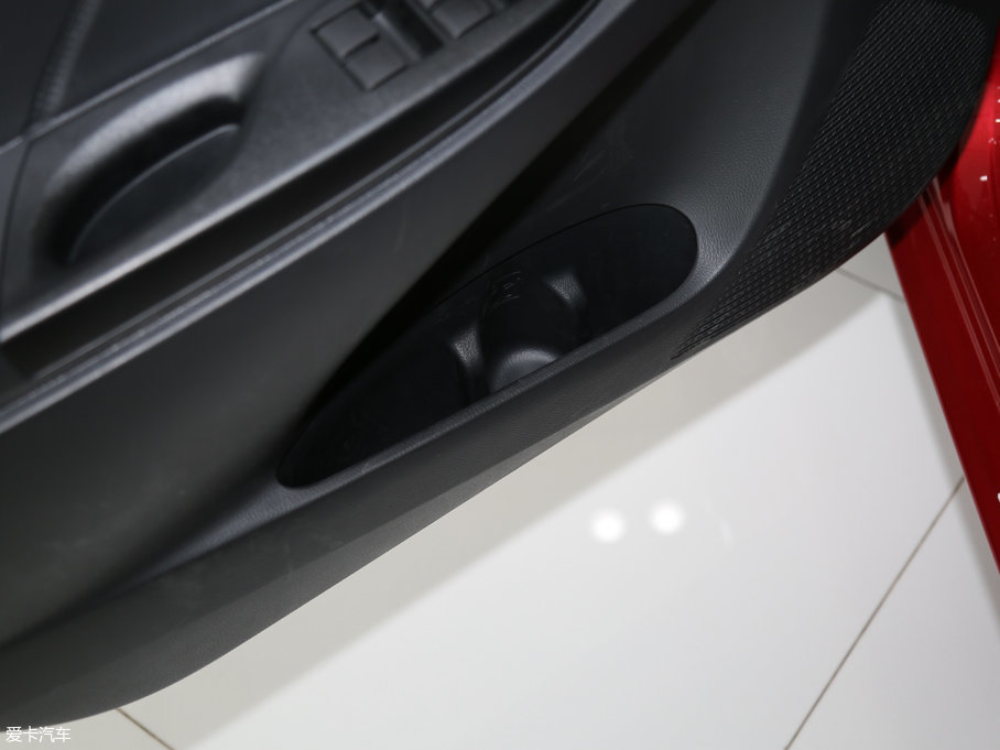 2017YARiS L  1.5E CVT