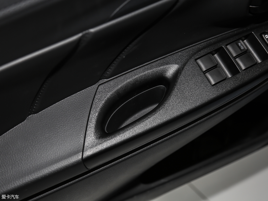 2017YARiS L  1.5E CVT