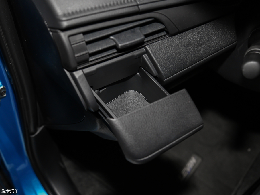 2017YARiS L  1.5E CVT(j)