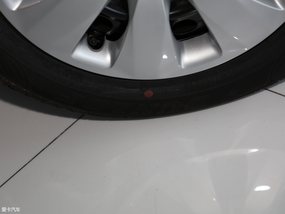 2017YARiS L  1.5E CVT