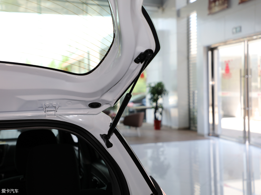 2017YARiS L  1.5E CVT