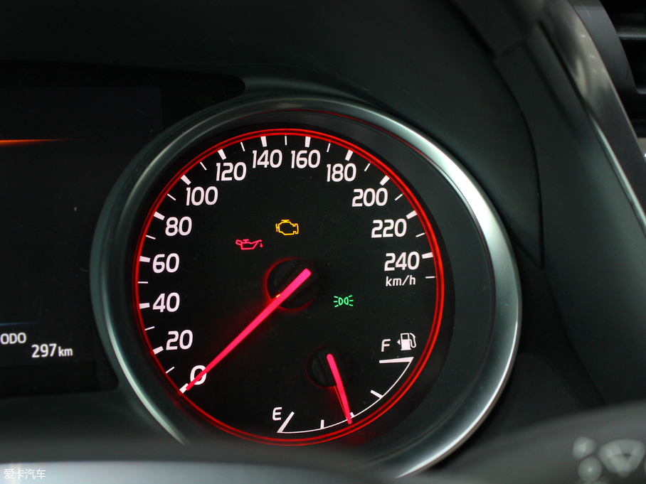 2018��P���� 2.0S �h�а�