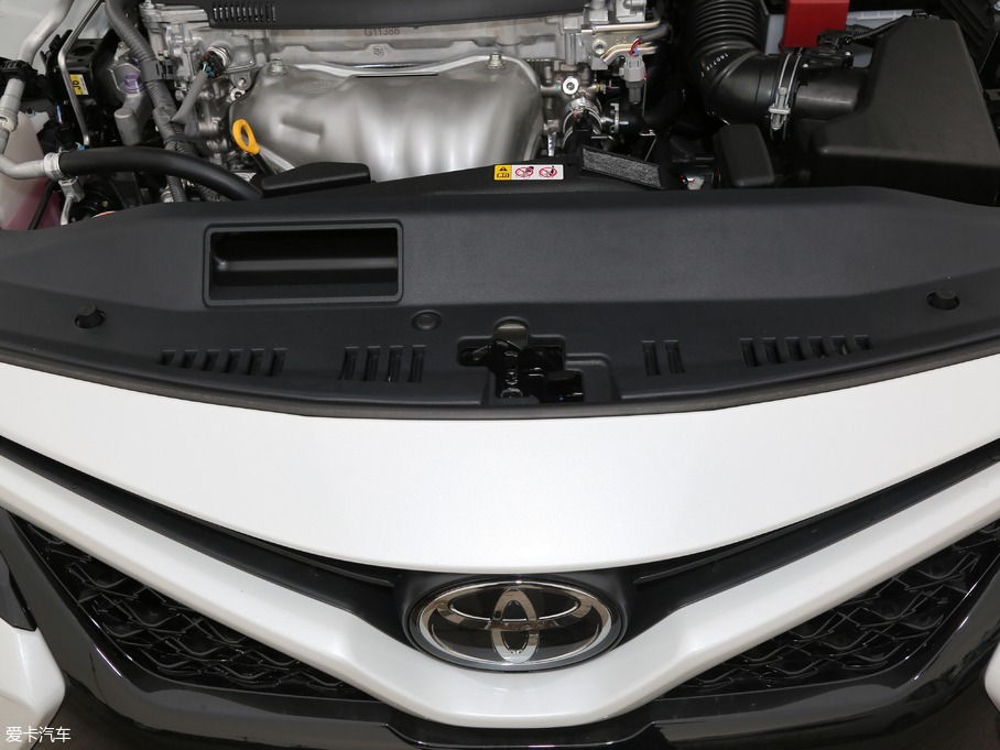 2018��P���� 2.0S �h�а�