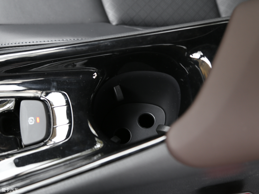 2018SC-HR 2.0L CVTŞ V