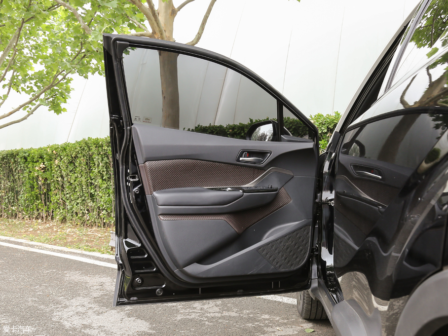 2018SC-HR 2.0L CVTŞ V