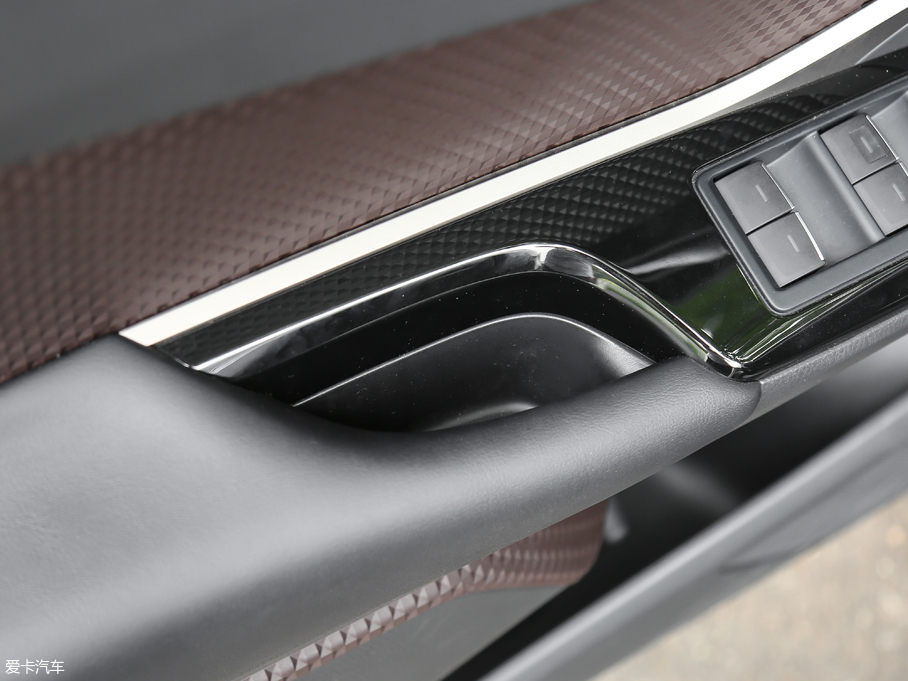 2018SC-HR 2.0L CVTŞ V