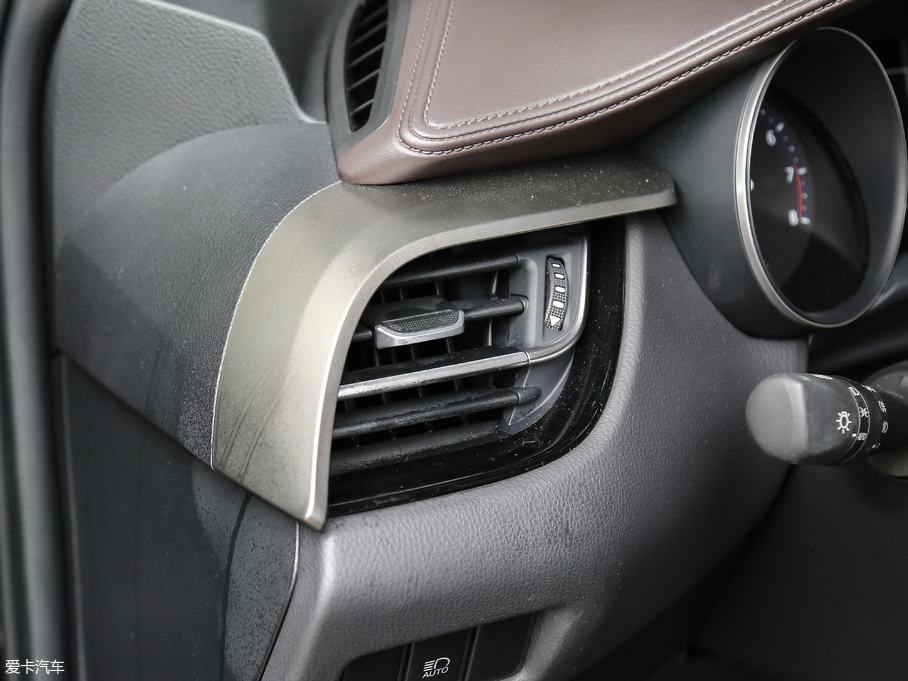 2018SC-HR 2.0L CVTŞ V