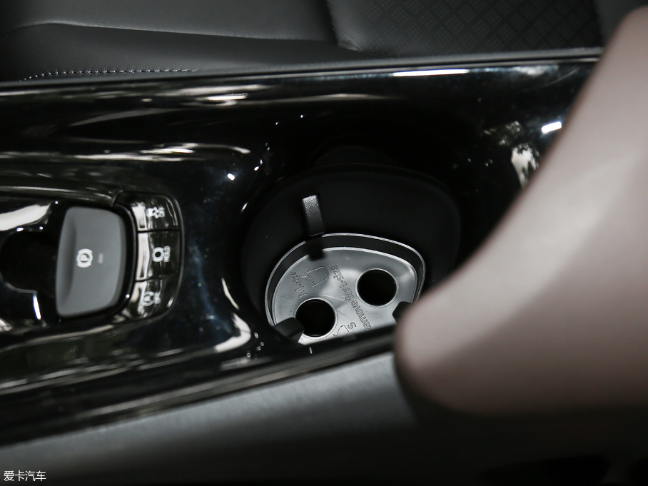 2018SC-HR 2.0L CVTŞ V