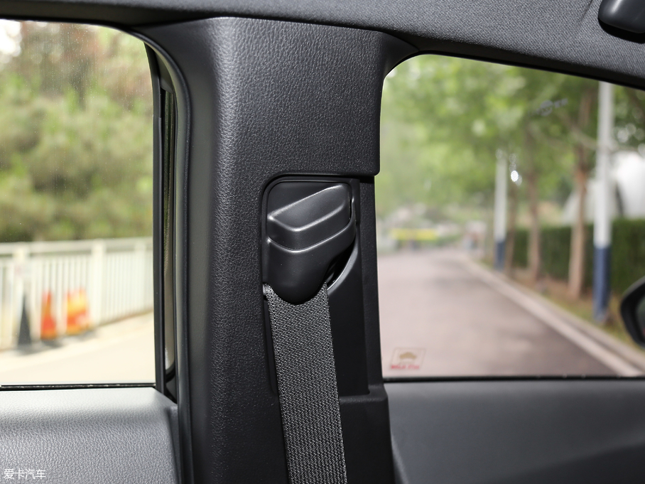 2018SC-HR 2.0L CVTŞ V