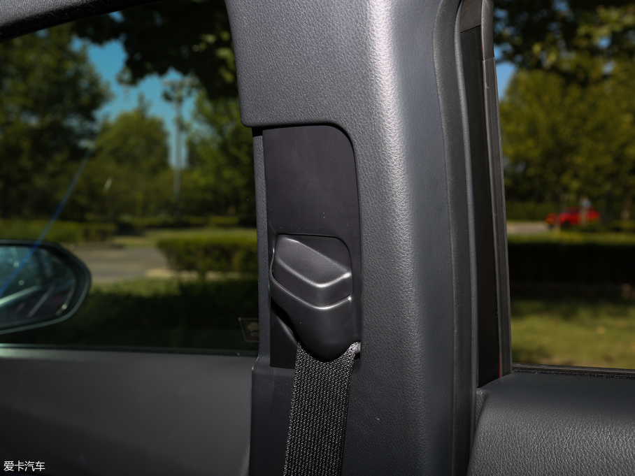 2018���S��C-HR 2.0L CVT���A�� ��V