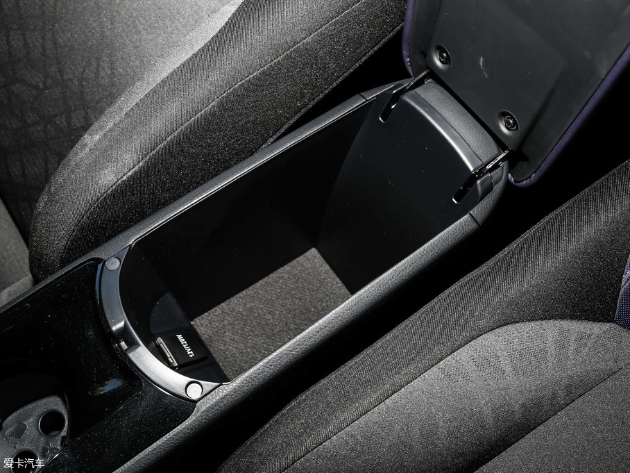 2018SC-HR 2.0L CVTA V