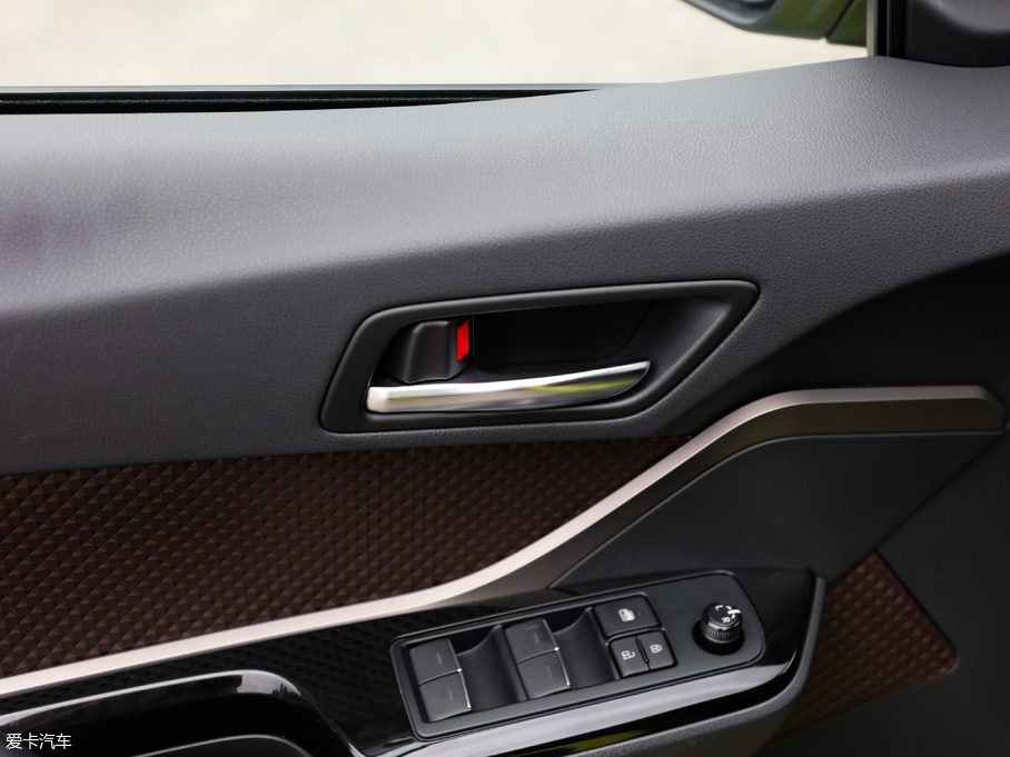 2018SC-HR 2.0L CVTŞ V