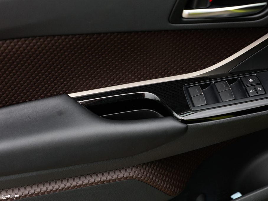 2018SC-HR 2.0L CVTŞ (gu)V